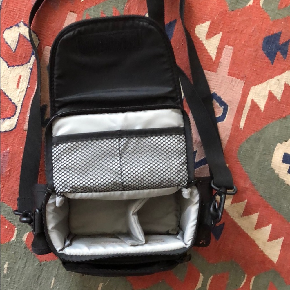 Lowepro camera bag - Picture 3 of 4